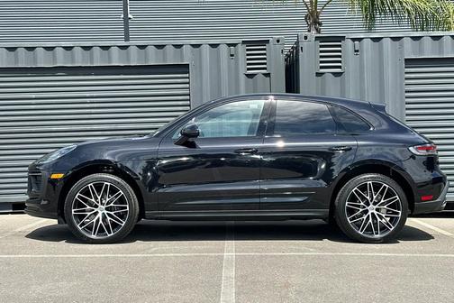 Jet Black Metallic 2026 Porsche Macan Macan