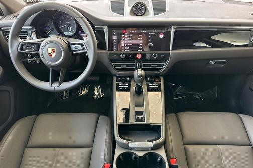 Jet Black Metallic 2026 Porsche Macan Macan