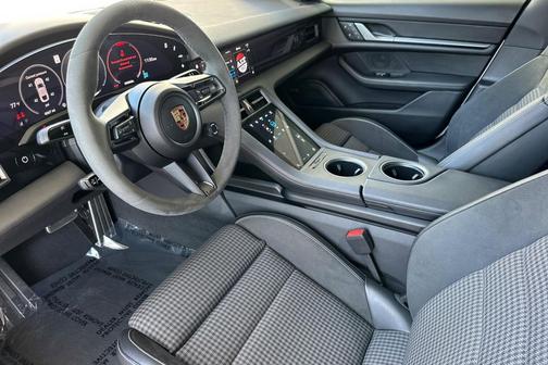 2025 Porsche Taycan 4S