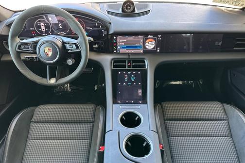 2025 Porsche Taycan 4S