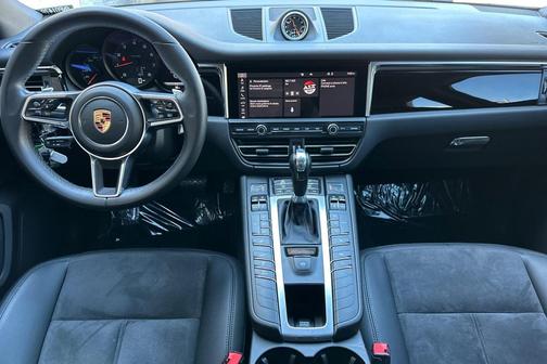 2020 Porsche Macan Base (PDK)