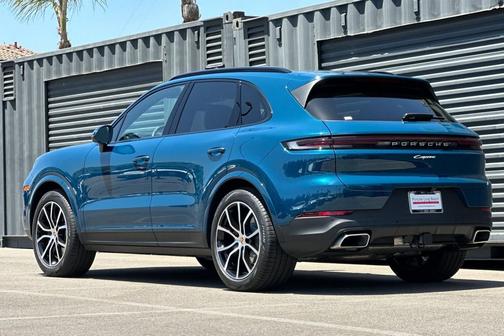Montego Blue Metallic 2026 Porsche Cayenne Cayenne