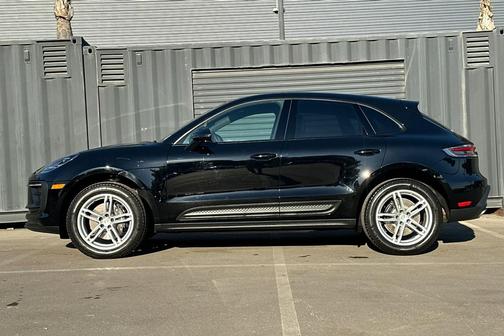 2025 Porsche Macan Base