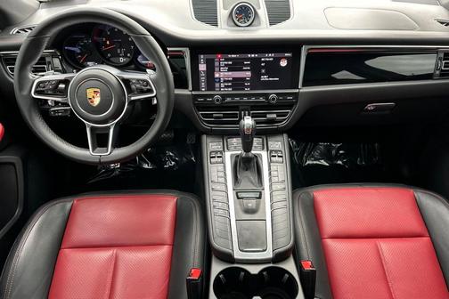 2021 Porsche Macan Base (PDK)