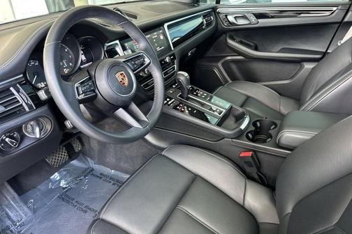 Carrara White Metallic 2023 Porsche Macan Macan