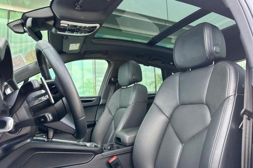 2024 Porsche Macan 