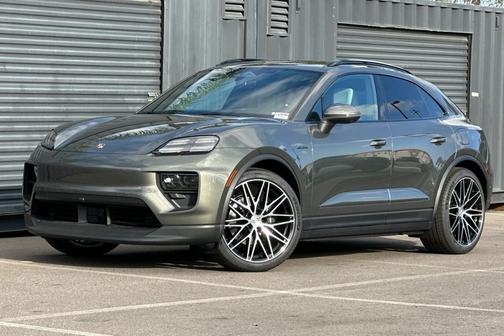 2026 Porsche Macan 4