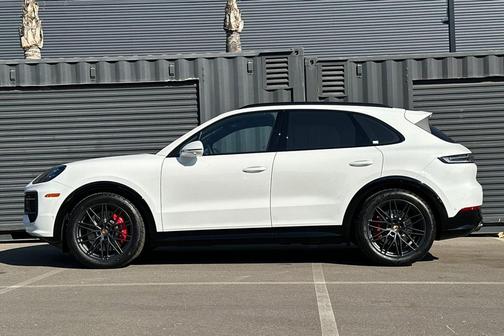 2026 Porsche Cayenne GTS