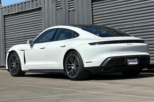 2022 Porsche Taycan 