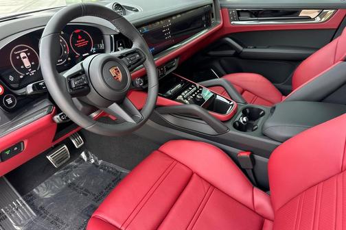 2026 Porsche Cayenne GTS