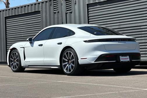 Carrara White Metallic 2022 Porsche Taycan 4S