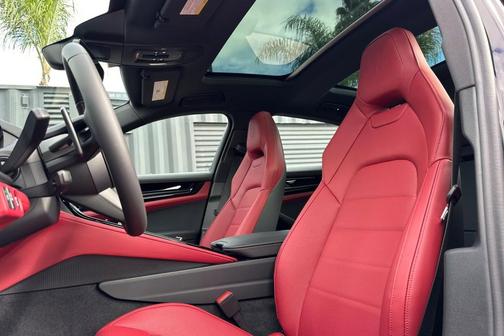 2026 Porsche Panamera 