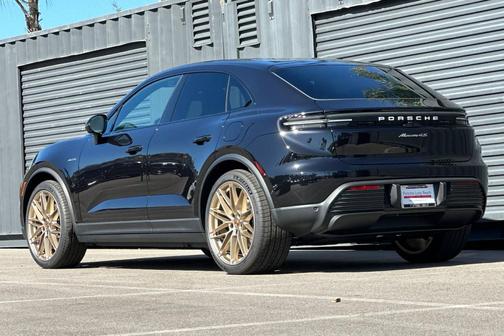 2026 Porsche Macan 4S