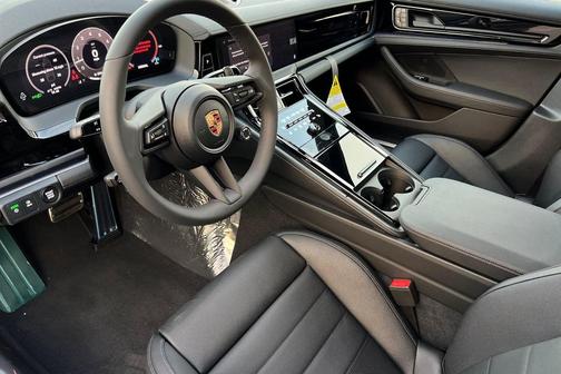2025 Porsche Panamera 4