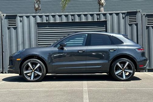 Volcano Grey Metallic 2026 Porsche Macan Macan