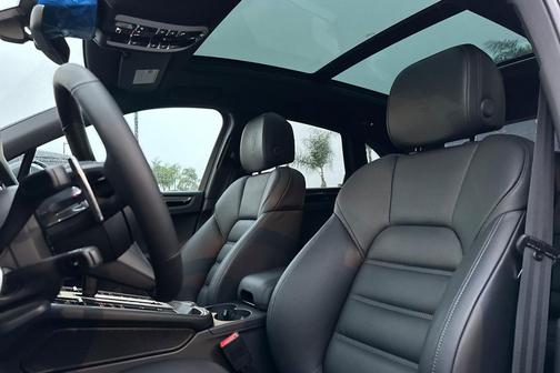 2026 Porsche Macan T