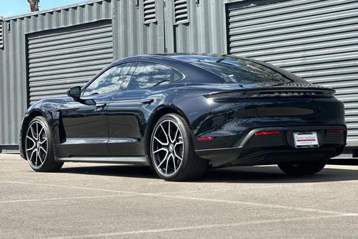 Jet Black Metallic 2022 Porsche Taycan