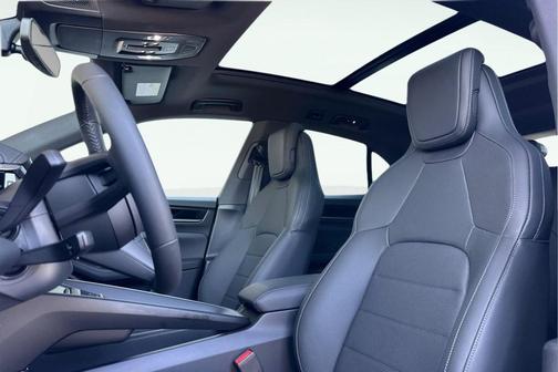 2025 Porsche Macan 4S