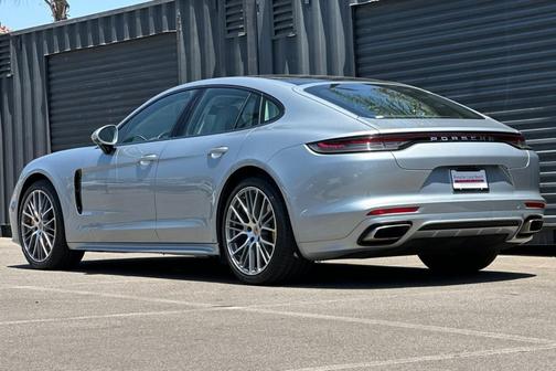 Dolomite Silver Metallic 2021 Porsche Panamera RWD