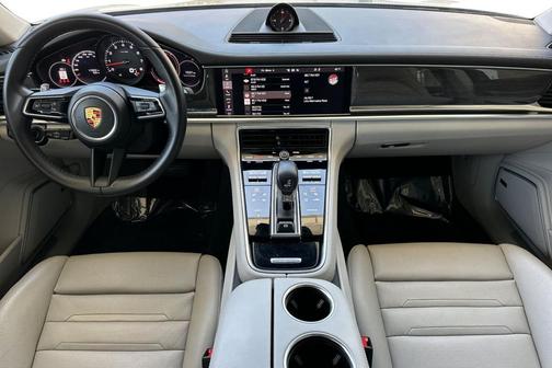 Dolomite Silver Metallic 2021 Porsche Panamera RWD