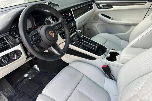2024 Porsche Macan S