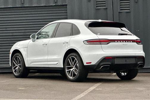2026 Porsche Macan Base