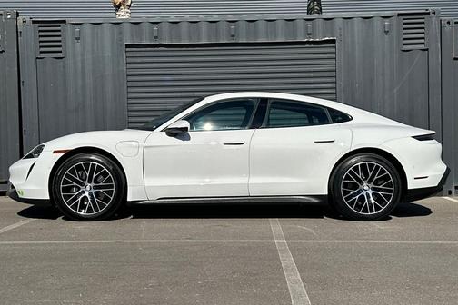 2023 Porsche Taycan 