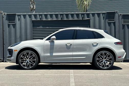 Chalk 2024 Porsche Macan Macan