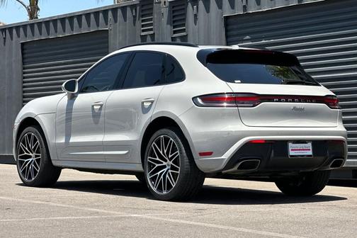 Chalk 2024 Porsche Macan Macan
