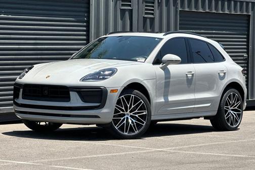 Chalk 2024 Porsche Macan Macan