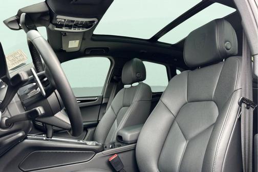 2022 Porsche Macan 