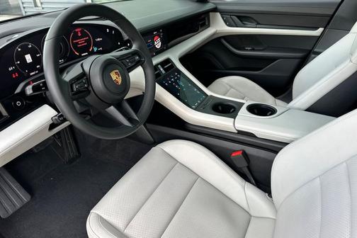 2022 Porsche Taycan Base (A2)