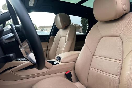 2023 Porsche Cayenne Cayenne