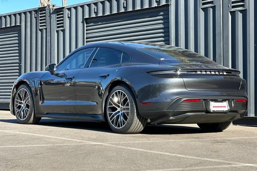 2023 Porsche Taycan 