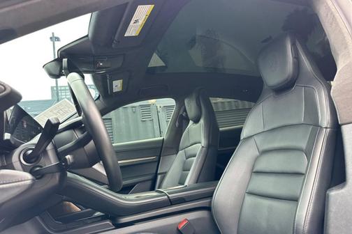Jet Black Metallic 2021 Porsche Taycan 4S