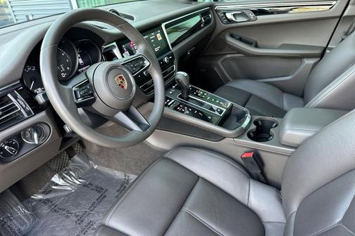 2024 Porsche Macan 