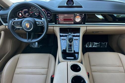 2023 Porsche Panamera 