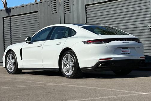 2023 Porsche Panamera 