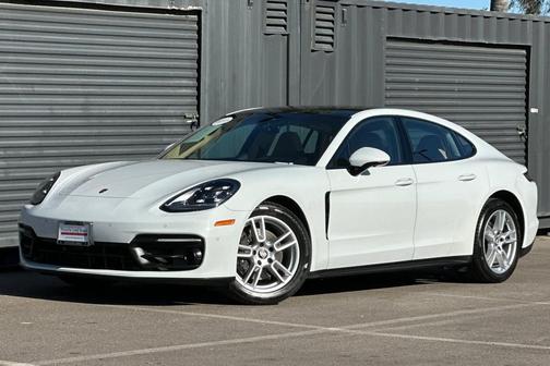 2023 Porsche Panamera 