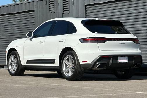 2022 Porsche Macan Base (PDK)