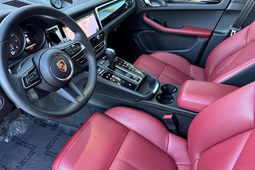 2024 Porsche Macan 