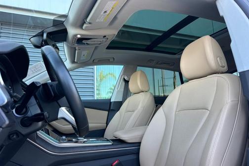 2023 Audi Q8 55 Premium Plus