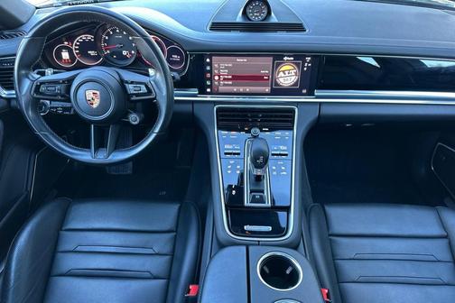 2022 Porsche Panamera Base (PDK)