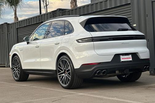 2026 Porsche Cayenne Cayenne E-Hybrid