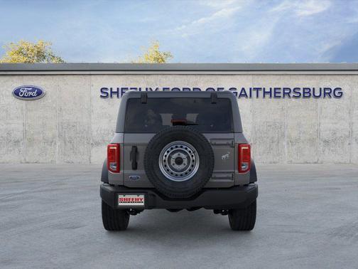 Carbonized Gray Metallic 2025 Ford Bronco Base