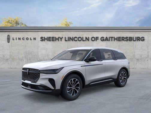 Silver Radiance Metallic Clearcoat 2026 Lincoln Nautilus Premiere