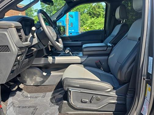 2022 Ford F-150 Lightning LARIAT