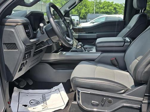 2022 Ford F-150 Lightning LARIAT