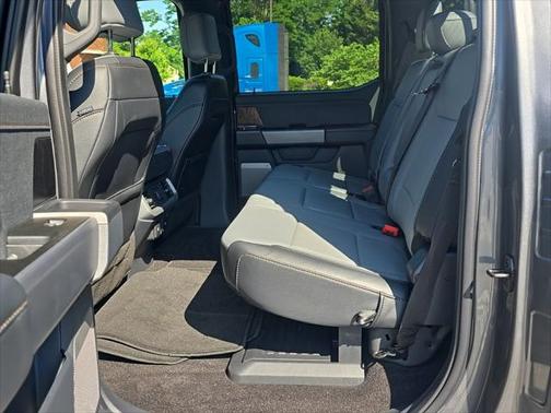 2022 Ford F-150 Lightning LARIAT