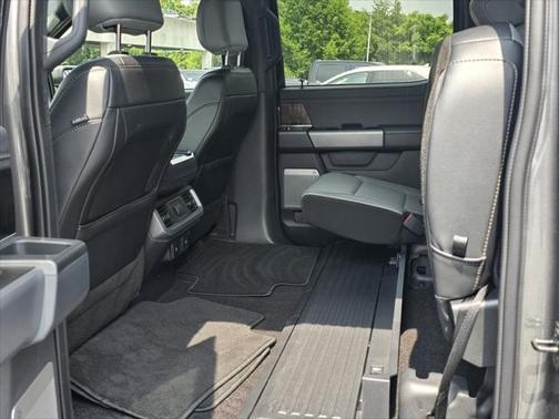 2022 Ford F-150 Lightning LARIAT